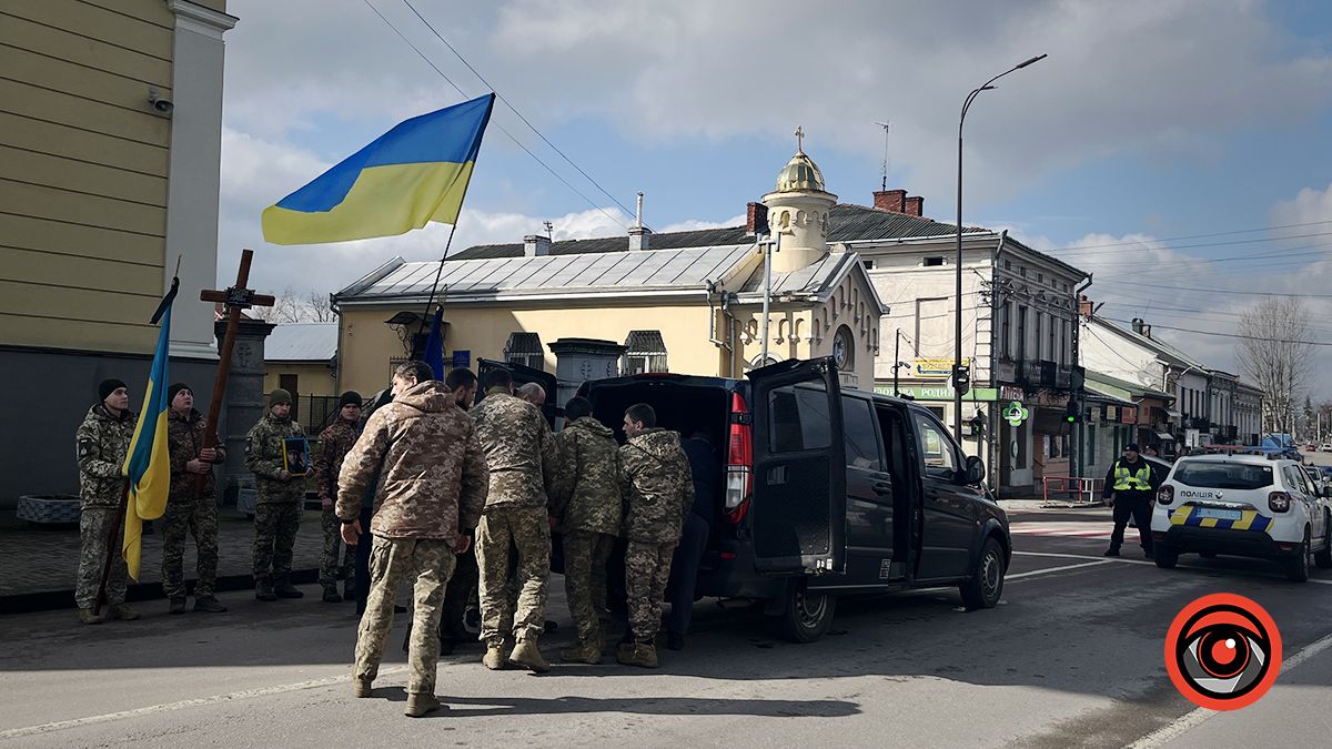 У Коломиї в останню дорогу провели добровольця Івана Борейка 21