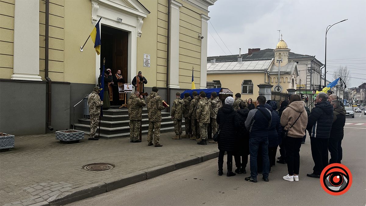 Коломияни віддали останню шану мужньому воїну Сергію Резніку 13