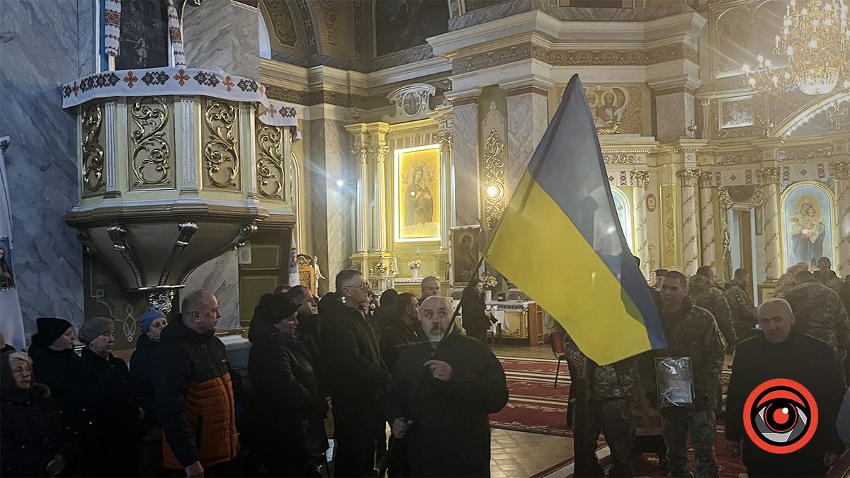У Коломиї в останню дорогу провели захисника Сергія Резніка 6