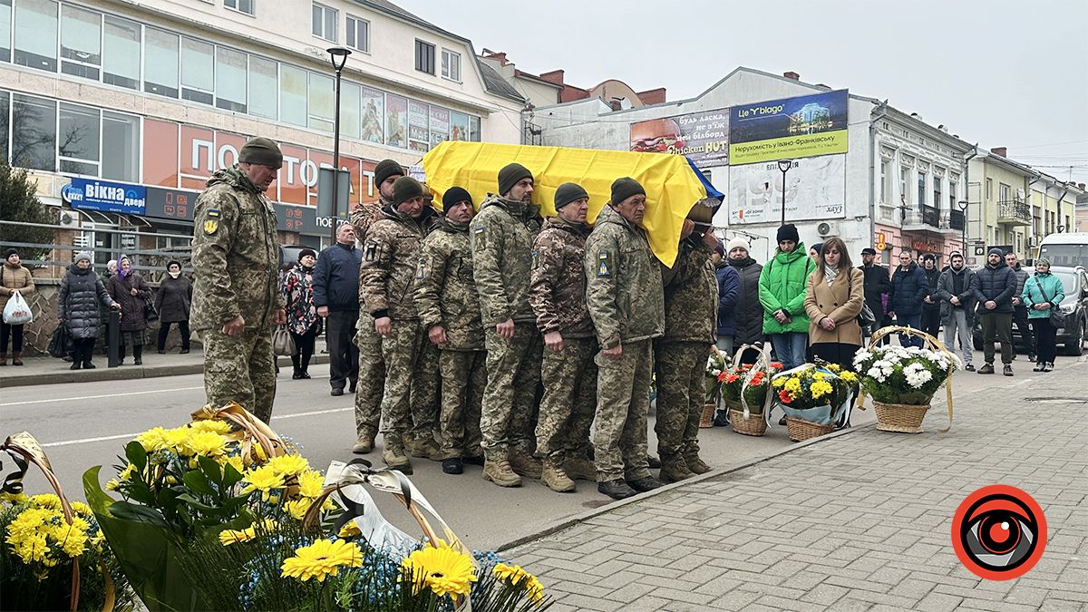 Сьогодні Коломия провела в останню путь Героя Назарія Гнатишака 4