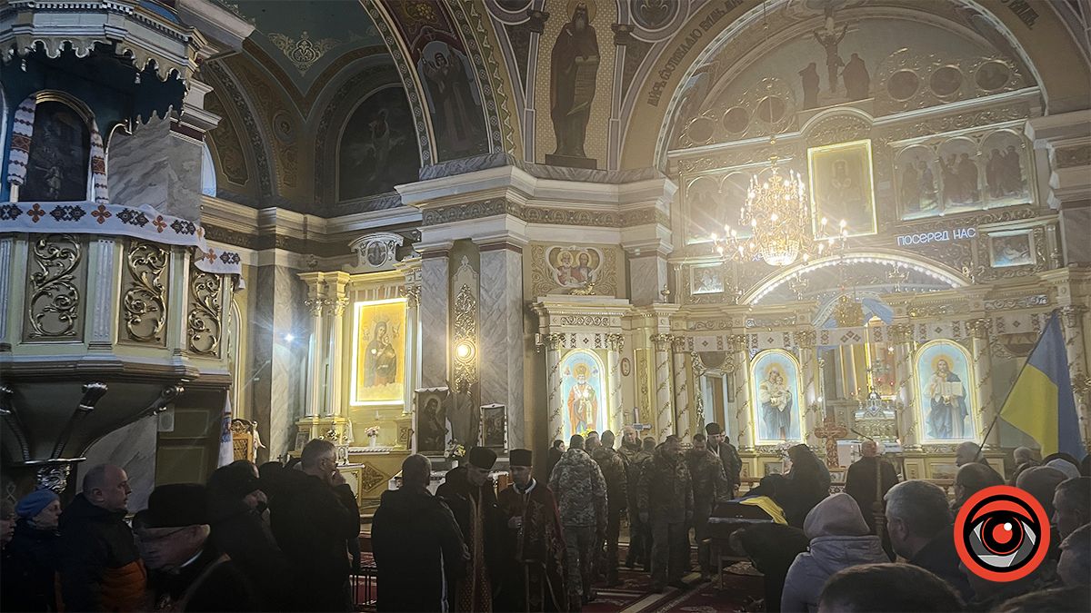 У Коломиї в останню дорогу провели захисника Сергія Резніка 5