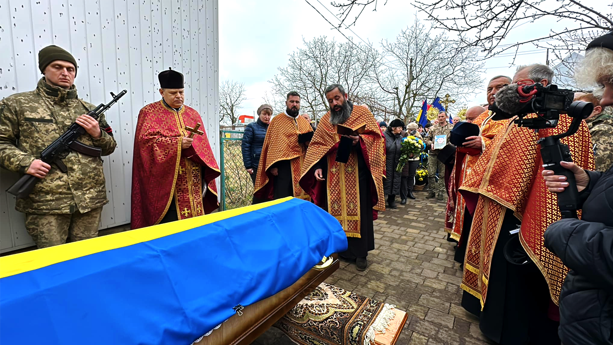 На Надвірнянщині попрощалися з 27-річним Героєм Олексієм Карпенком 1