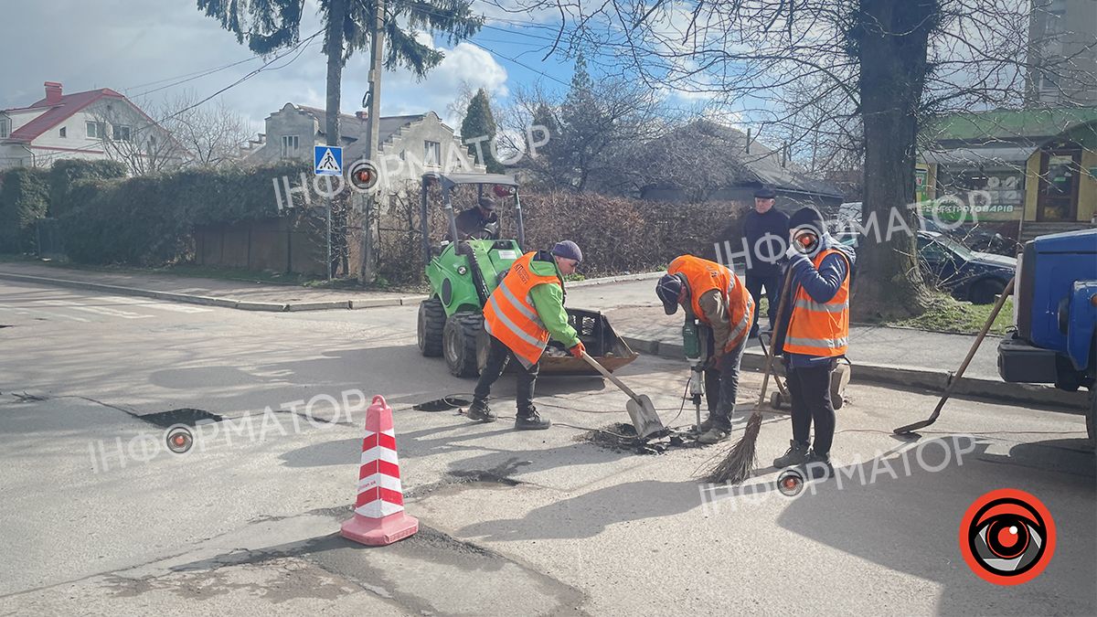 На вулиці Мазепи триває ямковий ремонт дороги 3
