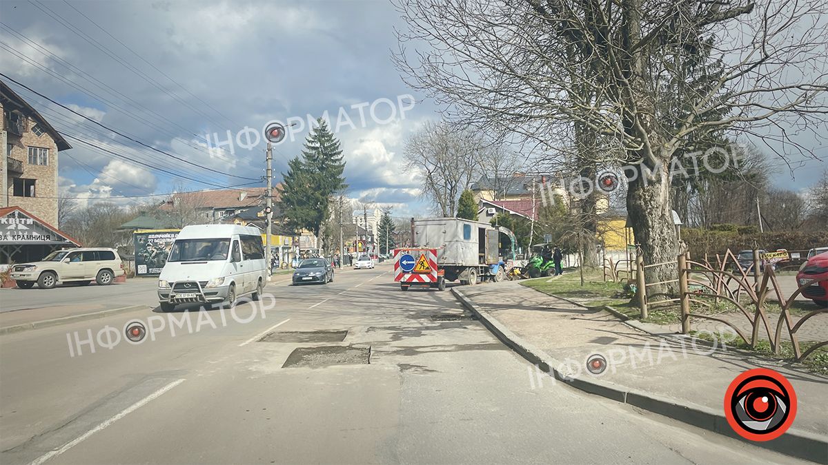 На вулиці Мазепи триває ямковий ремонт дороги 2