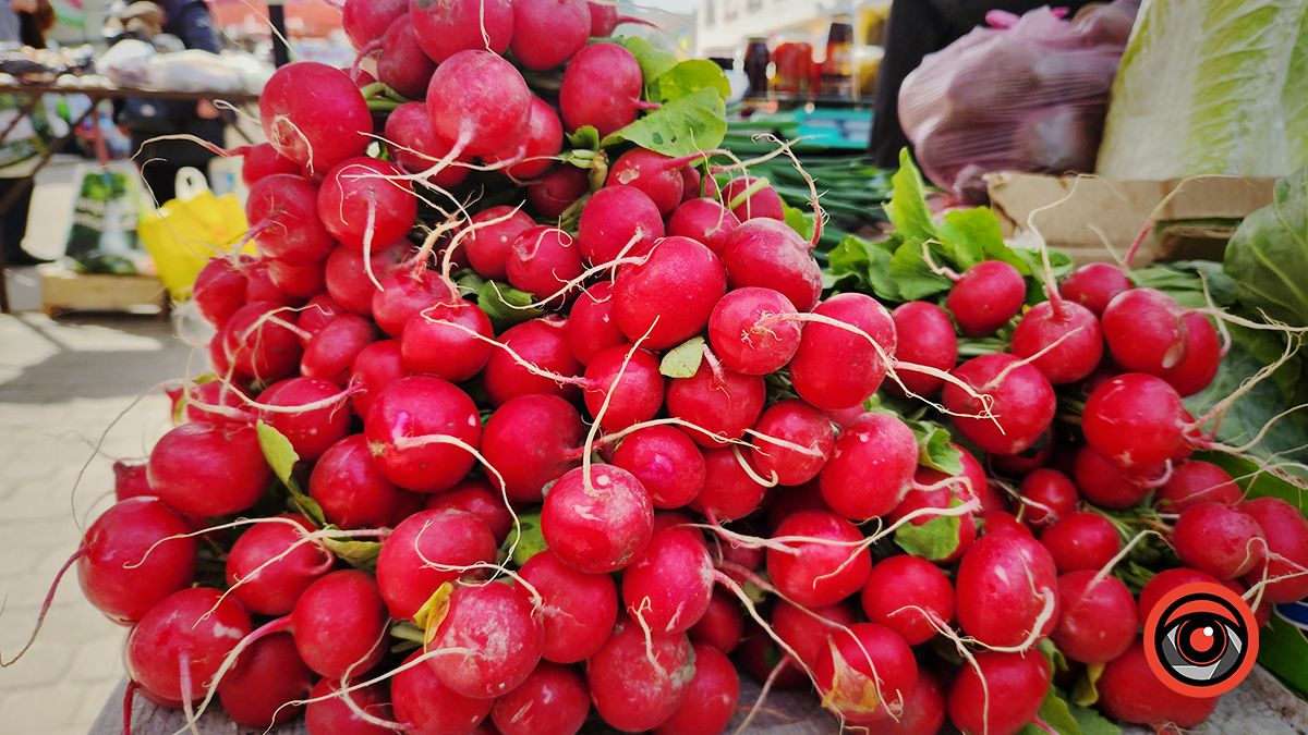 Перші "молоді" овочі та зелень | Які ціни на ринку в Коломиї 5