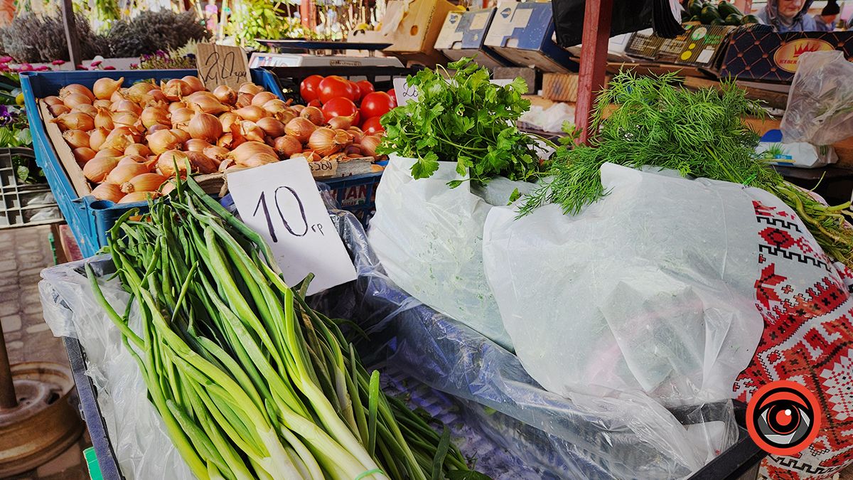 Перші "молоді" овочі та зелень | Які ціни на ринку в Коломиї 4