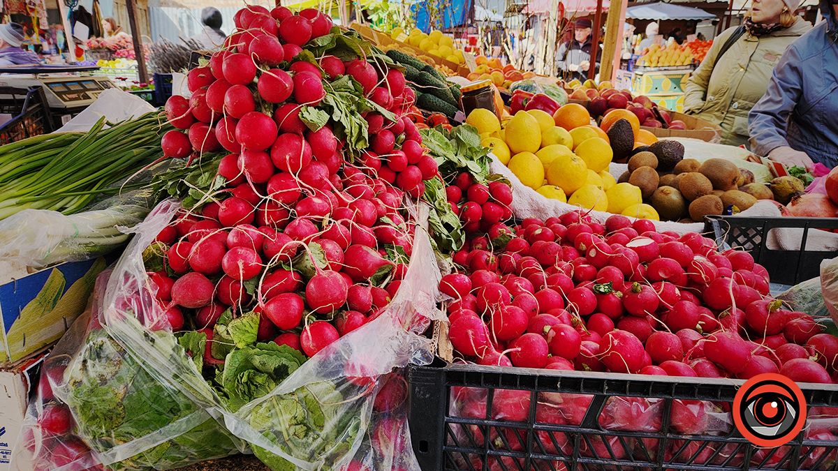 Перші "молоді" овочі та зелень | Які ціни на ринку в Коломиї 3