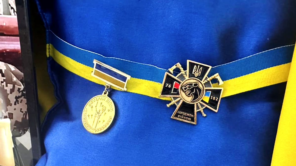 Надвірнянська громада провела в останню путь хороброго захисника Тараса Шпинту 7