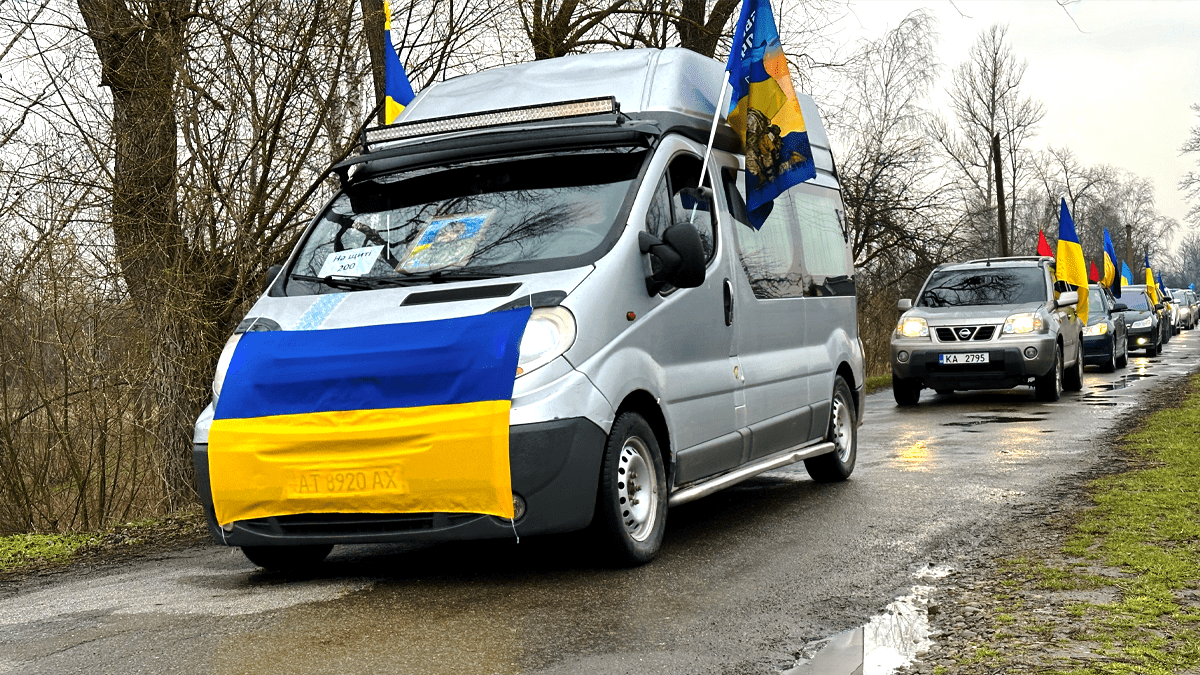 У Замулинцях громада зустрічала скорботний кортеж з тілом захисника Степана Гуні 4