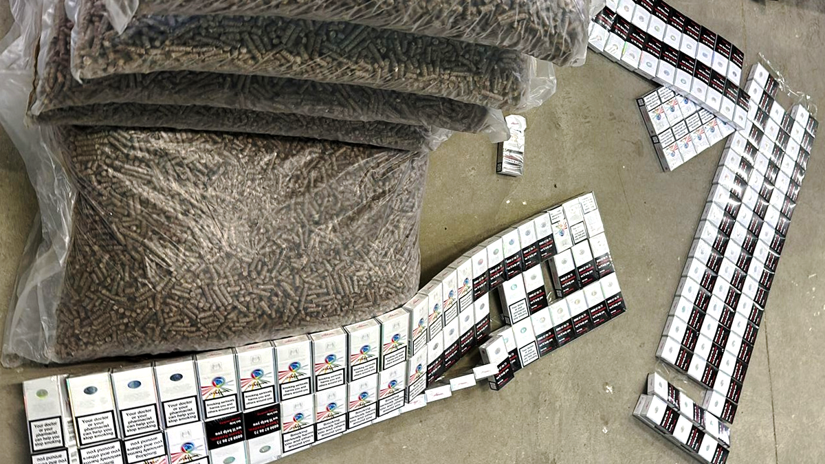 Іноземець хотів незаконно ввезти в Україну 400 пачок цигарок 4