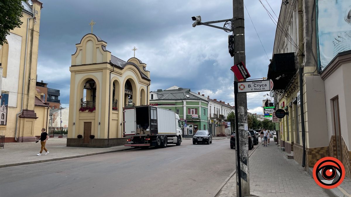 Історичні контрасти вулиці Василя Стуса у Коломиї 1