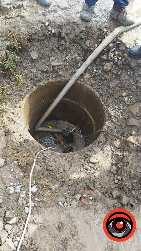 Діставай гондолу: в Коломиї повністю затопило одну з вулиць 4