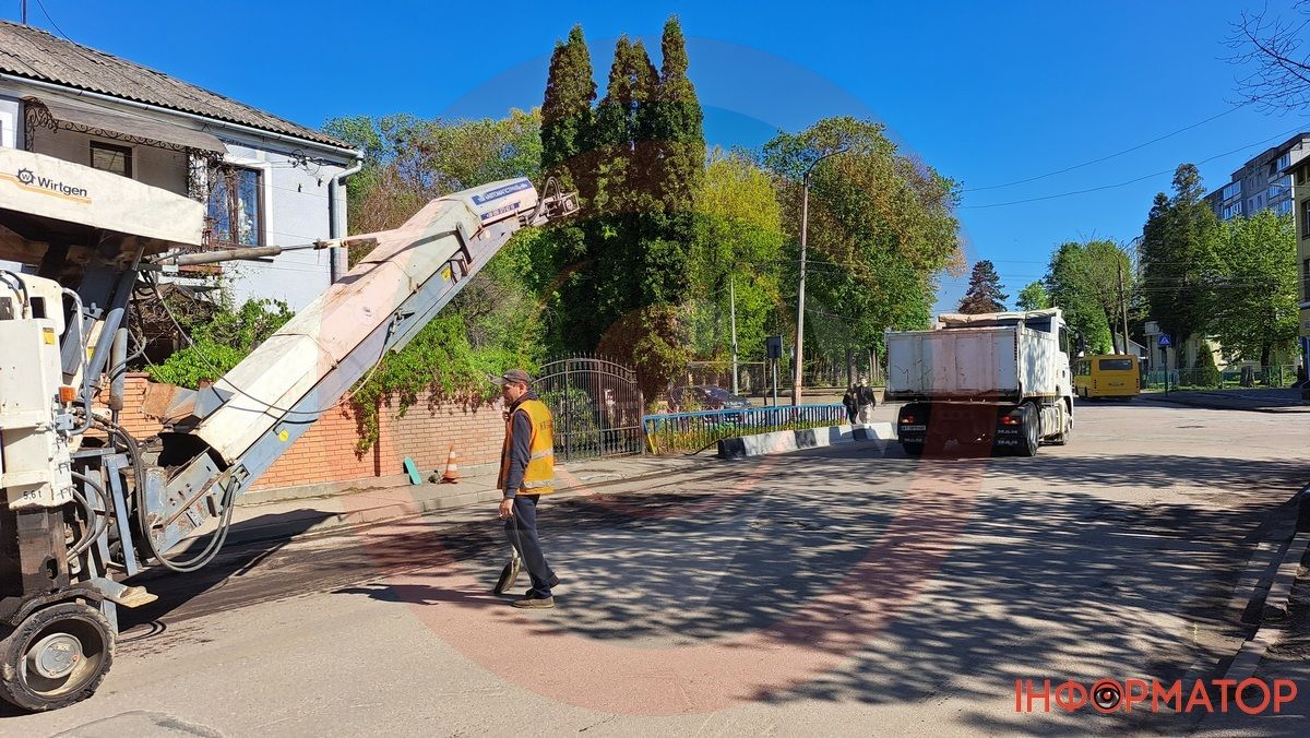 Через дорожні роботи на початку вул. Петлюри у Коломиї ускладнено рух 1