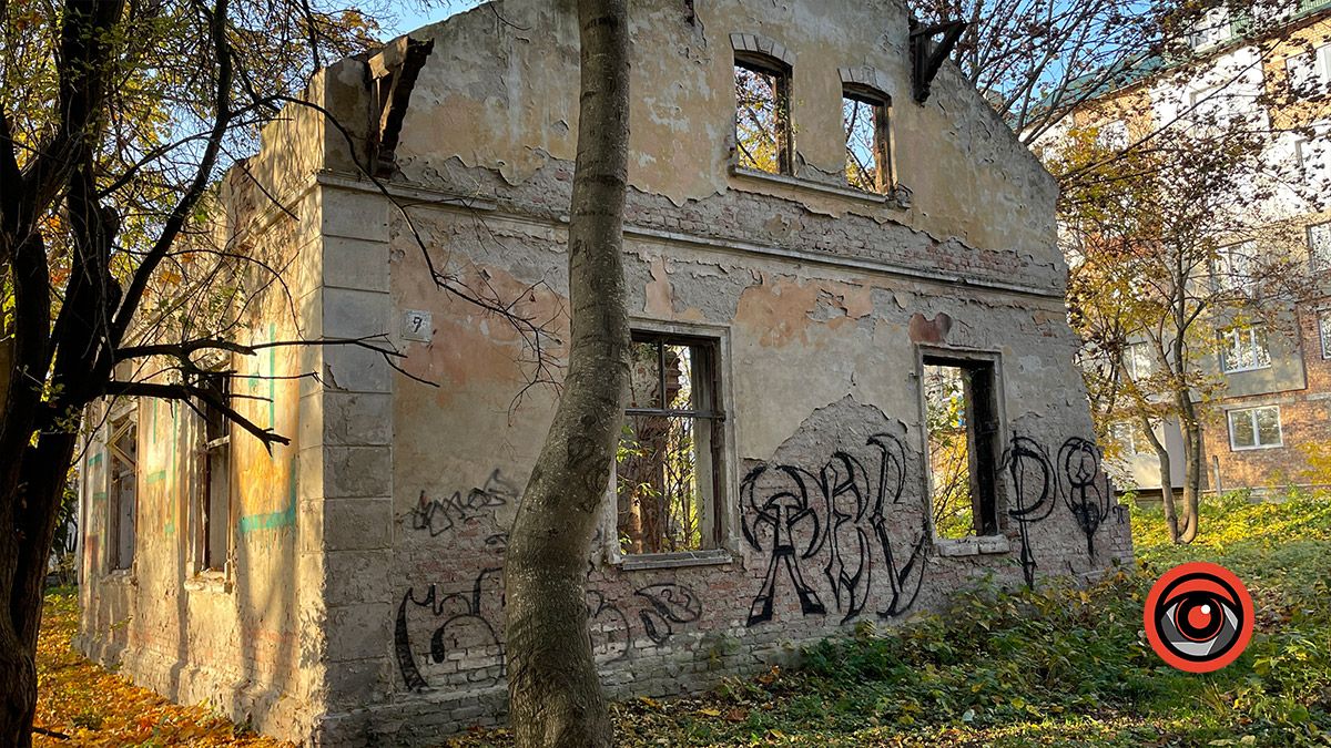 Комунальний заклад Коломиї закуповує десятки тисяч цегли 1