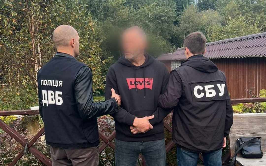 На Прикарпатті до суду передали справу щодо рекетирів, які прикидалися військовими 1