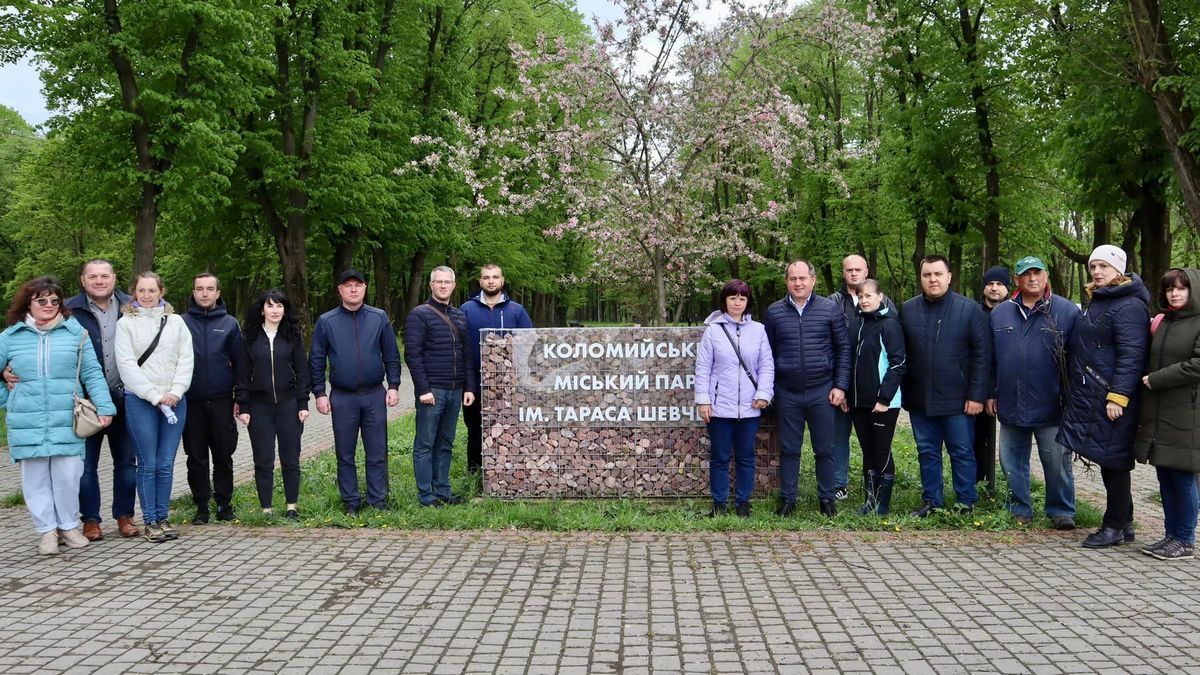 Дуби з саду пана Енгельгардта, в якого козачкував малий Шевченко, висадили у Коломиї 2