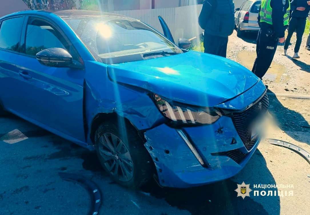 Невдалий обгін: у Шешорах в ДТП постраждала 14-річна дівчина 2