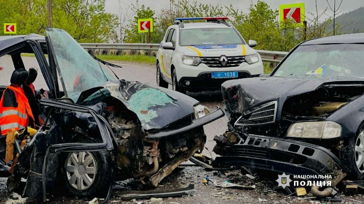 У ДТП на Надвірнянщині постраждало двоє мешканців Коломийщини