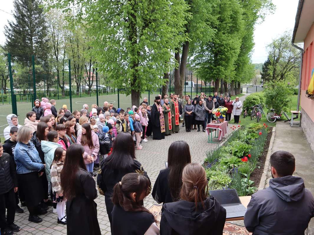 Герою з Коломийської громади Назару Христану відкрили меморіальну дошку 6