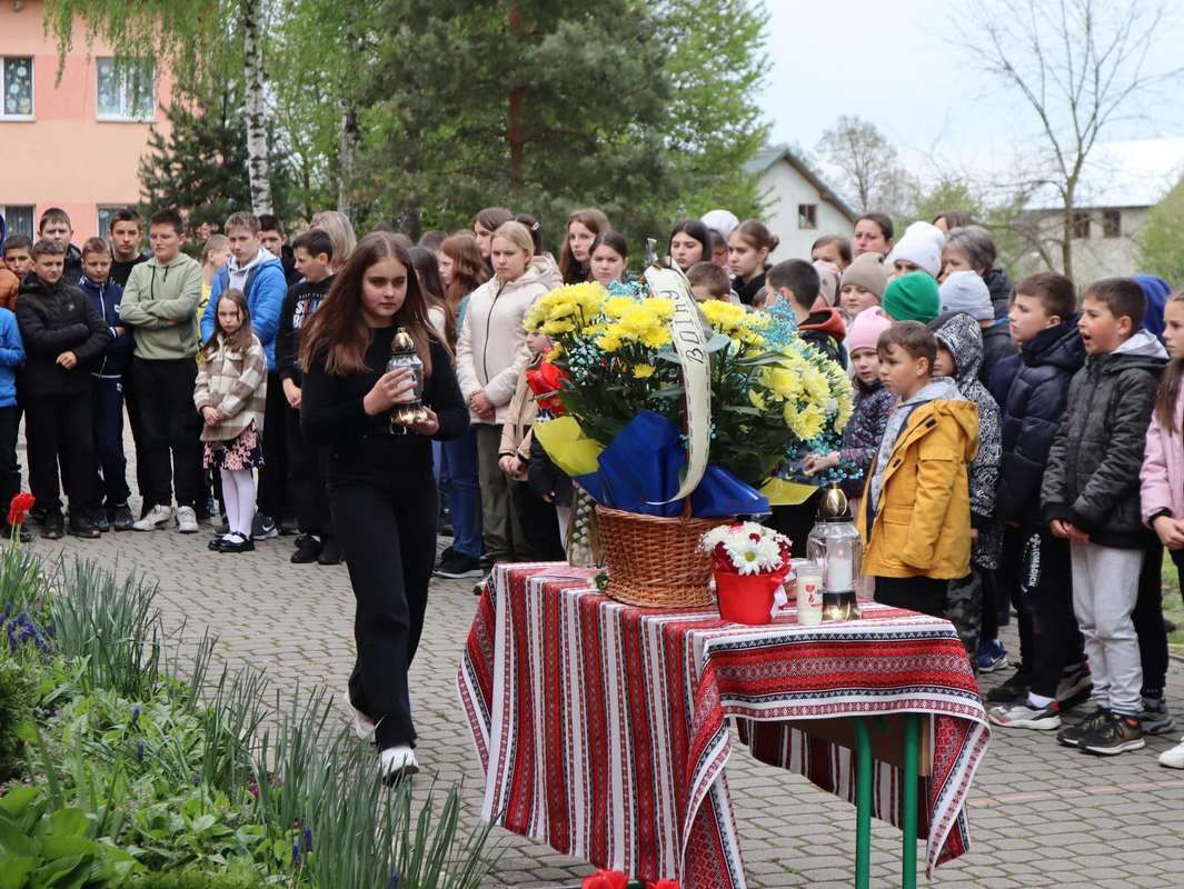 Герою з Коломийської громади Назару Христану відкрили меморіальну дошку 3