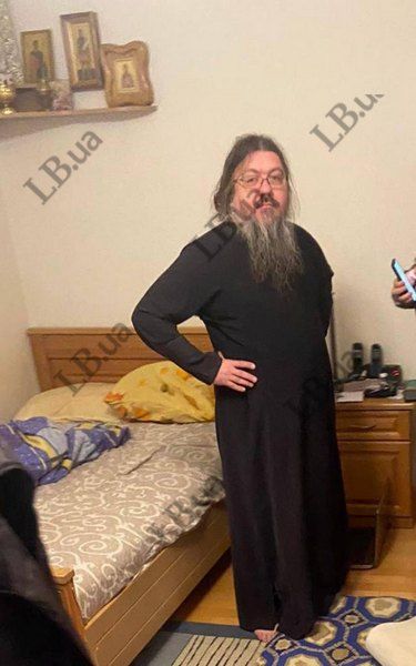 Суд вирішив покарати журналістку через статтю про "інтим між ієрархом УПЦ мп і неповнолітнім хористом" 2