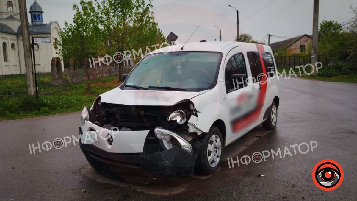 На перехресті вулиць Довбуша-Трильовського у Коломиї не розминулися дві автівки 1