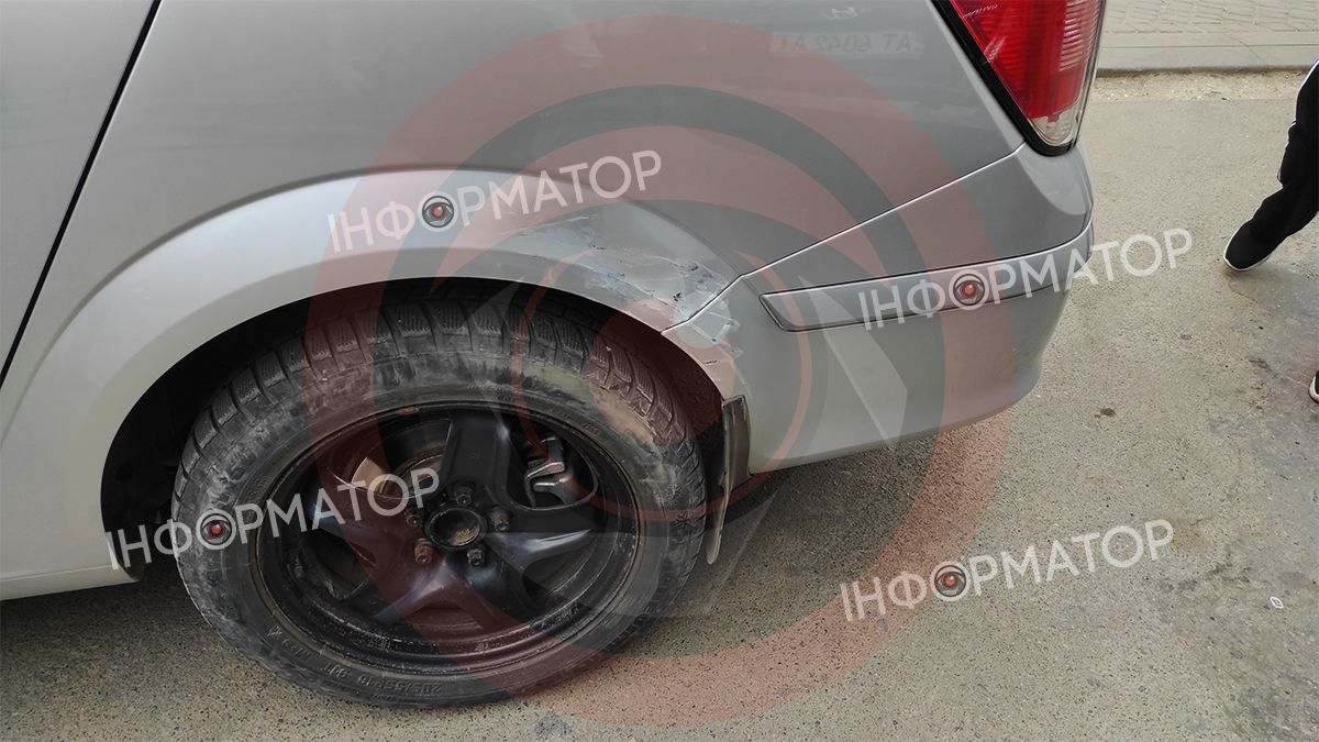 На парковці у Коломиї трапилась ДТП 3