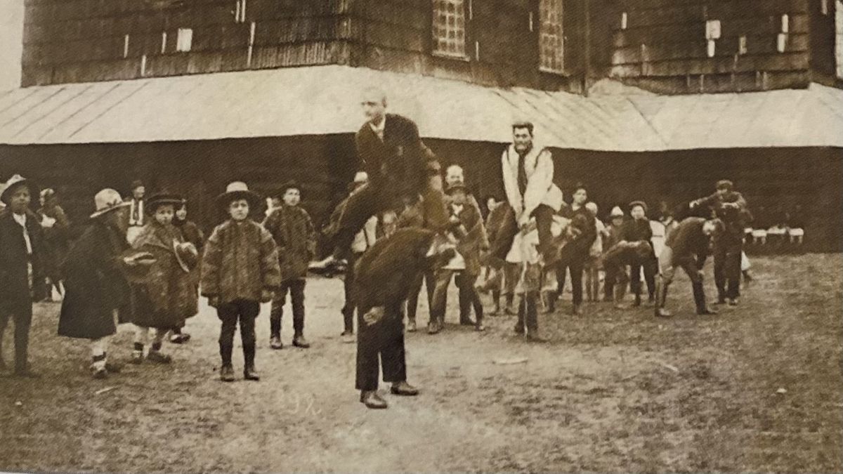 Великдень у с. Печеніжин Коломийського р-ну Станіславської обл., 1965 р.Особистий архів Василя Гаврищука