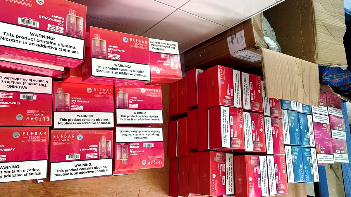 Прикордонники затримали чоловіка, який намагався незаконно ввезти в Україну електронних сигарет на понад пів мільйона гривень 3