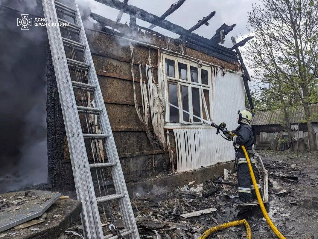 Вранці на Снятинщині горів будинок 1