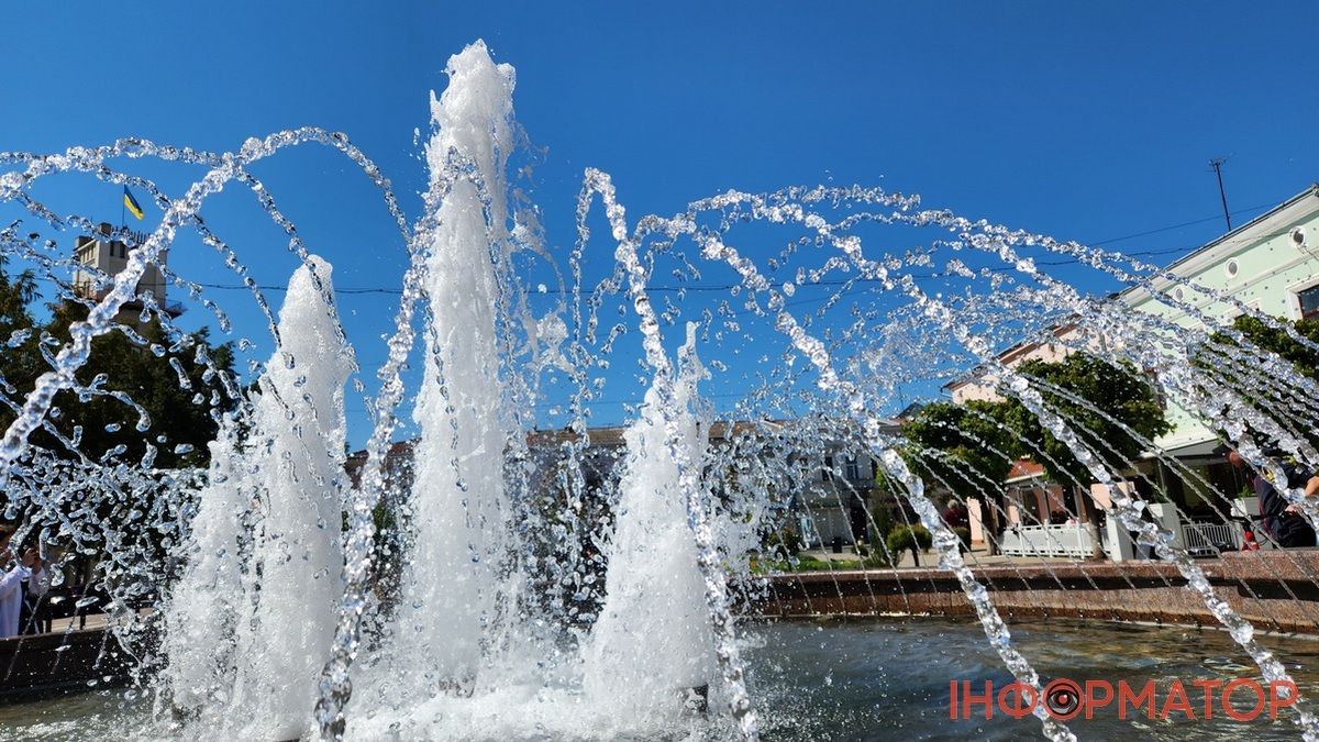 У Коломиї запрацював фонтан 4