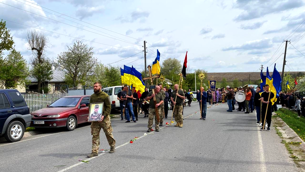 На Городенківщині попрощалися з загиблим воїном Романом Ленчовським 3