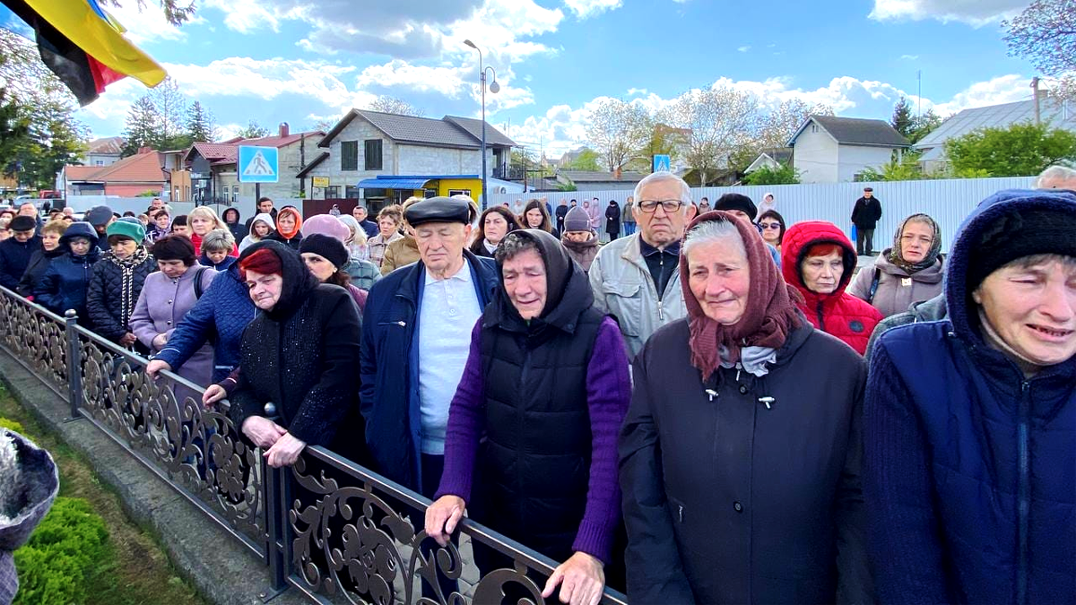 "На щиті" до Городенки повернувся захисник Петро Гулин 4