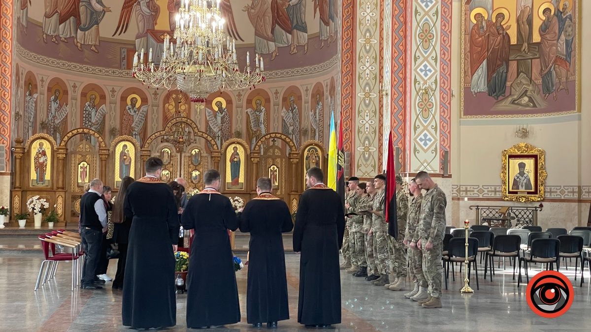 До рідної Коломиї навіки повернувся воїн Ігор Ганущак 2