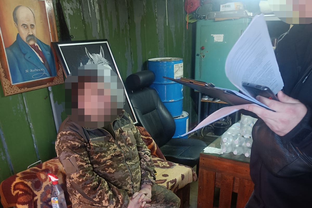 На Прикарпатті посадовця військової частини спіймали на хабарі 1