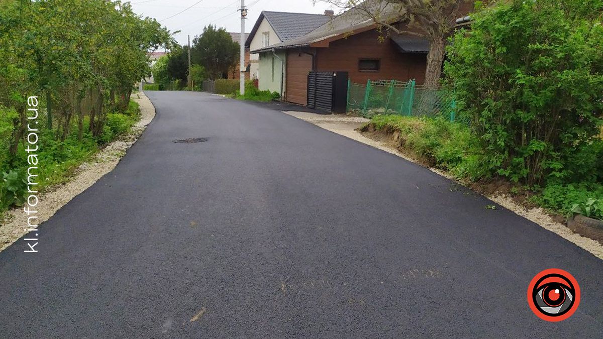 Свіженький асфальт постелили на вул. Войнаровського у Коломиї 3