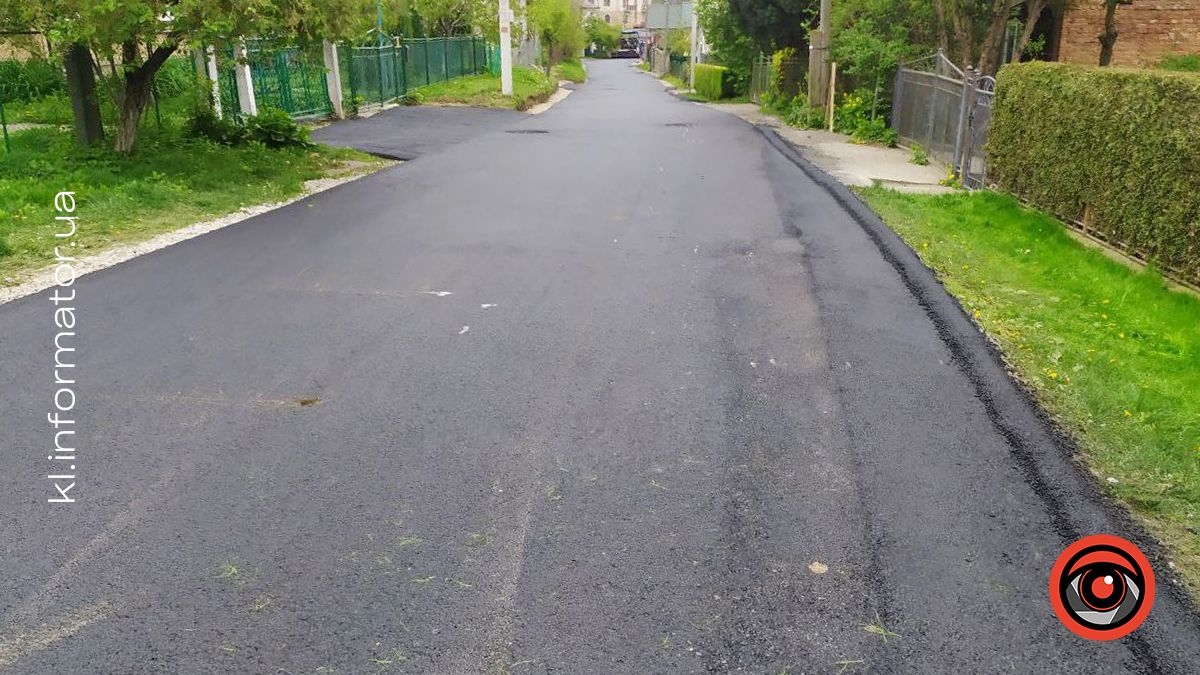 Свіженький асфальт постелили на вул. Войнаровського у Коломиї 1