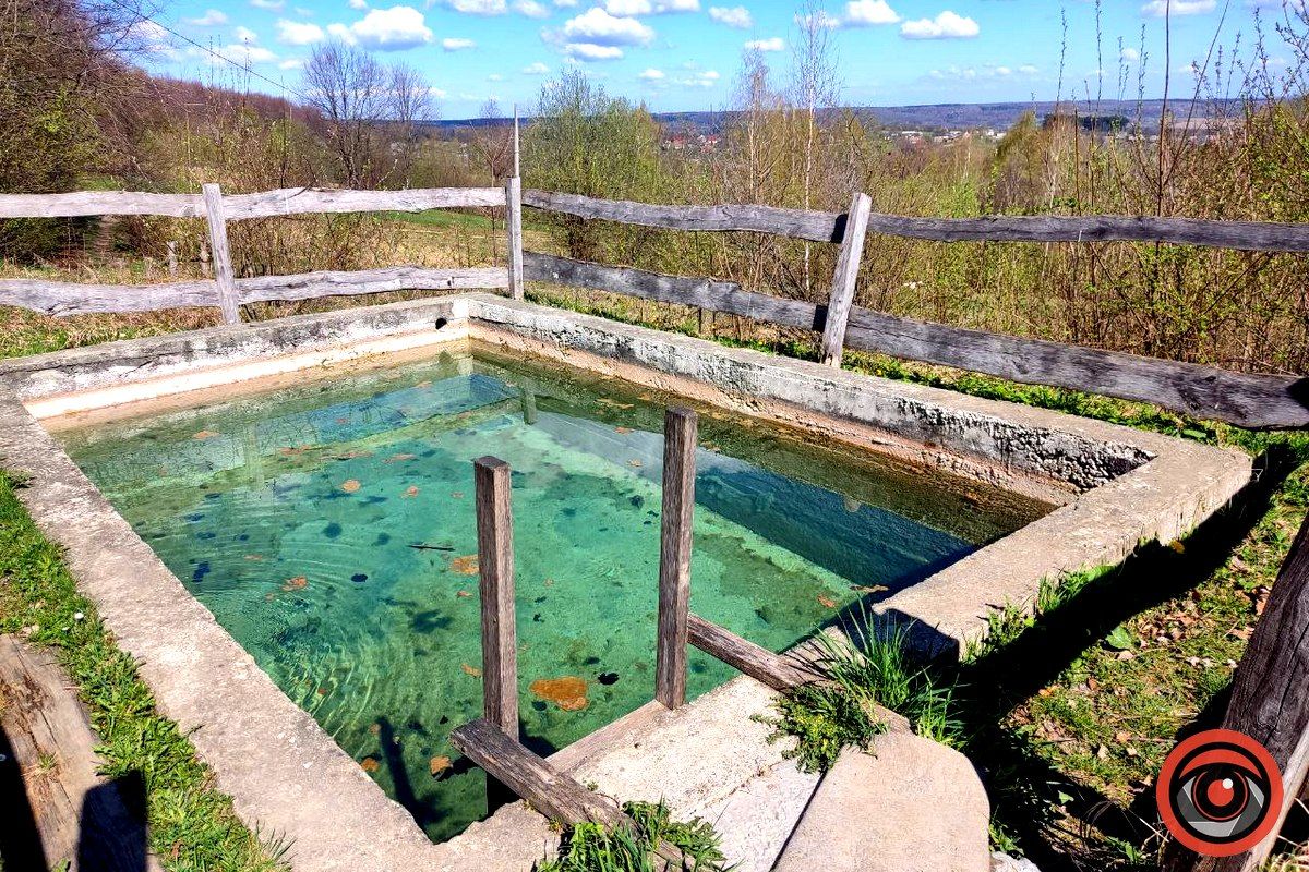 Відпочинок поруч: Марківський водоспад і джерельний басейн на тлі неймовірних пейзажів 4