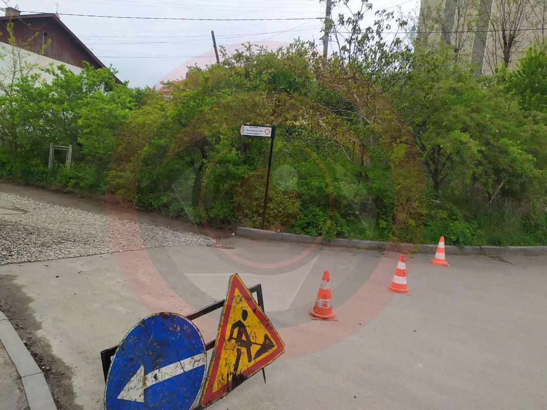 На вул. Войнаровського в середмісті Коломиї ведуть дорожні роботи: рух перекрито 1