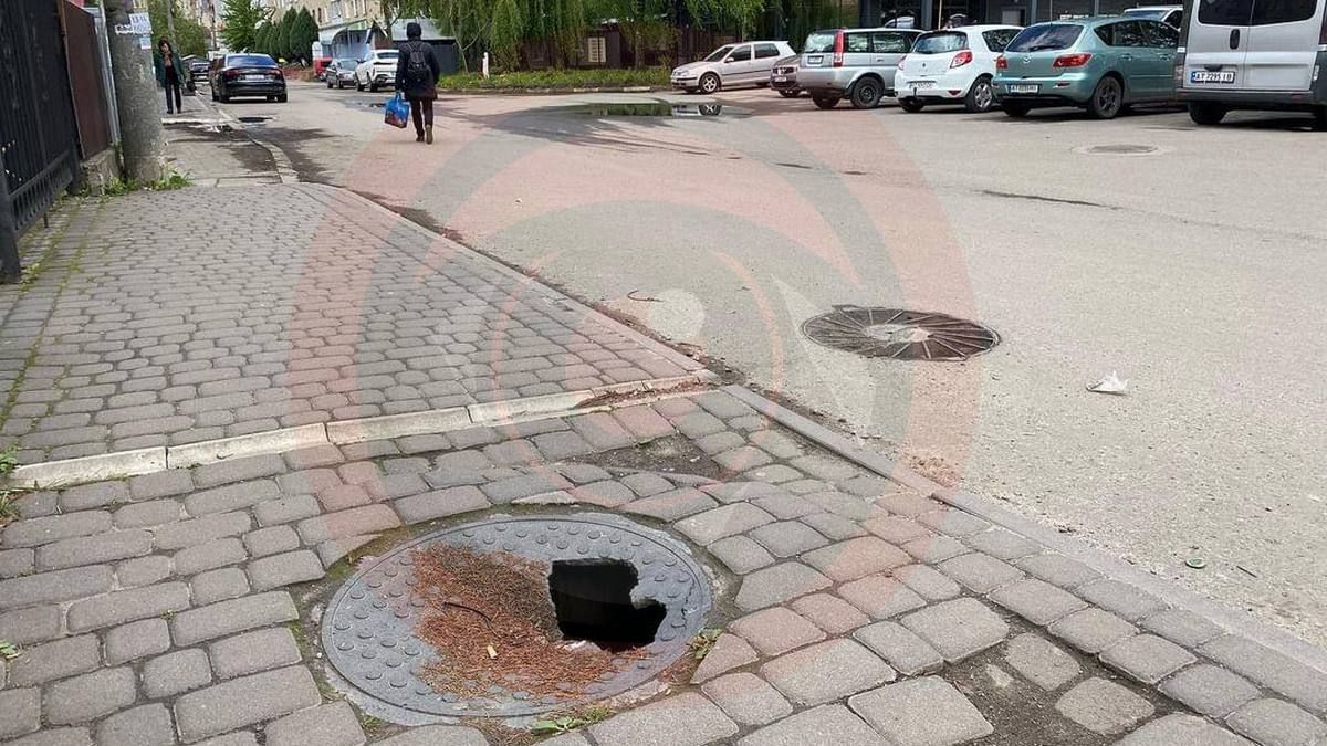 У Коломиї проломився люк, дівчина отримала травми 1