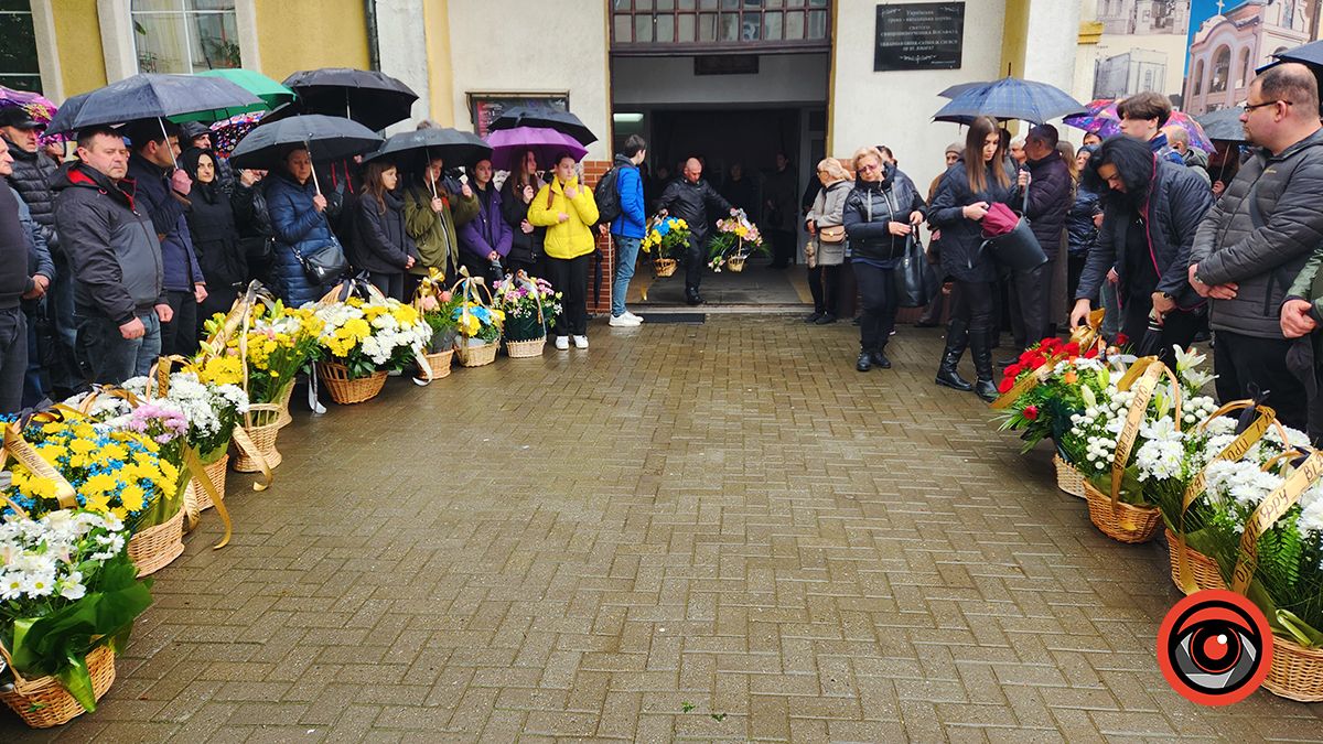 У Коломиї попрощалися з депутатом й меценатом Олександром Чемерисом 5