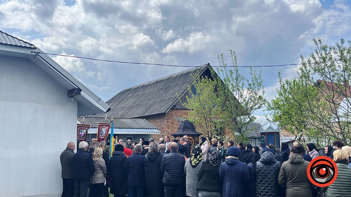 У Корничі назавжди попрощалися з воїном Миколою Настащуком 3