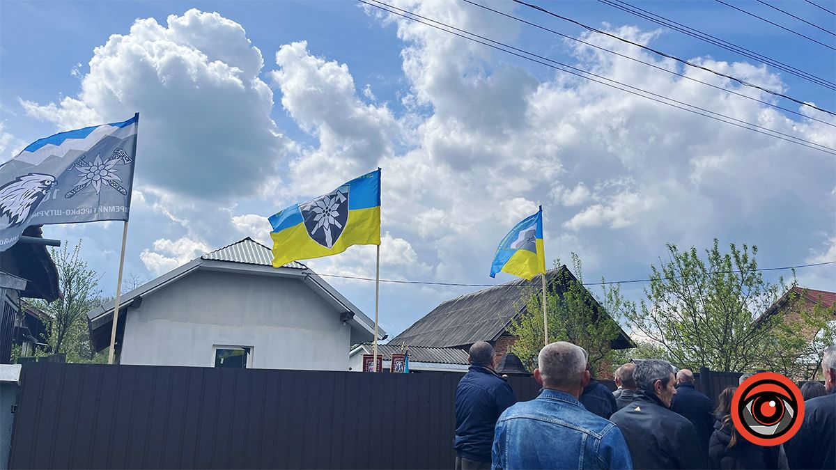 У Корничі назавжди попрощалися з воїном Миколою Настащуком 4