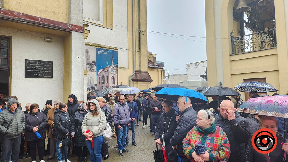 У Коломиї попрощалися з депутатом й меценатом Олександром Чемерисом 2