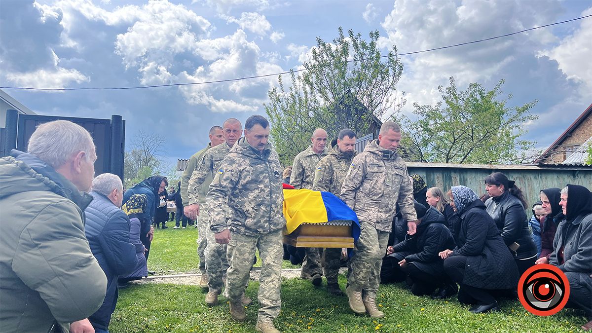 У Корничі назавжди попрощалися з воїном Миколою Настащуком 9