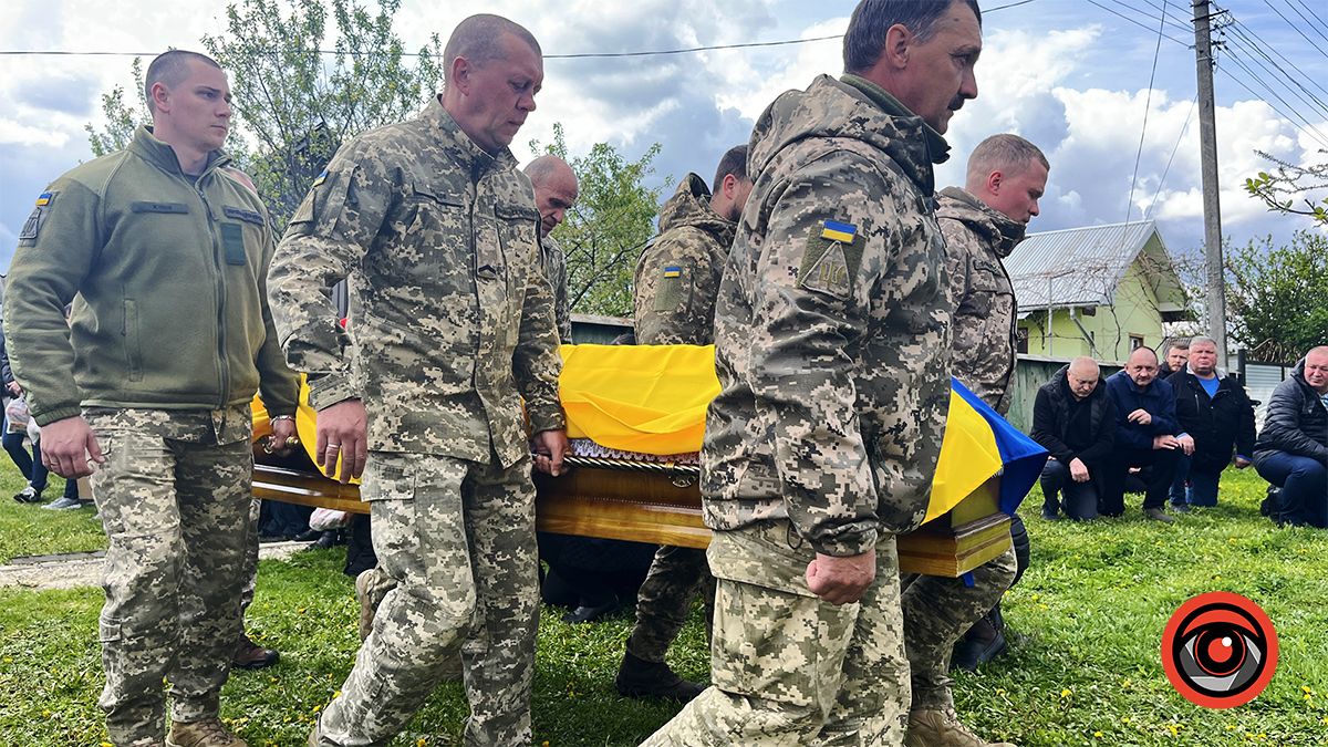 У Корничі назавжди попрощалися з воїном Миколою Настащуком 10