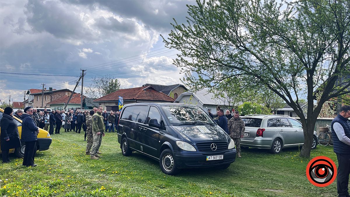 У Корничі назавжди попрощалися з воїном Миколою Настащуком 11