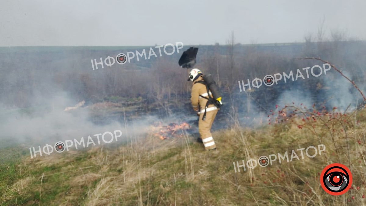 У неділю рятувальники загасили десяток пожеж у Коломийському районі 1