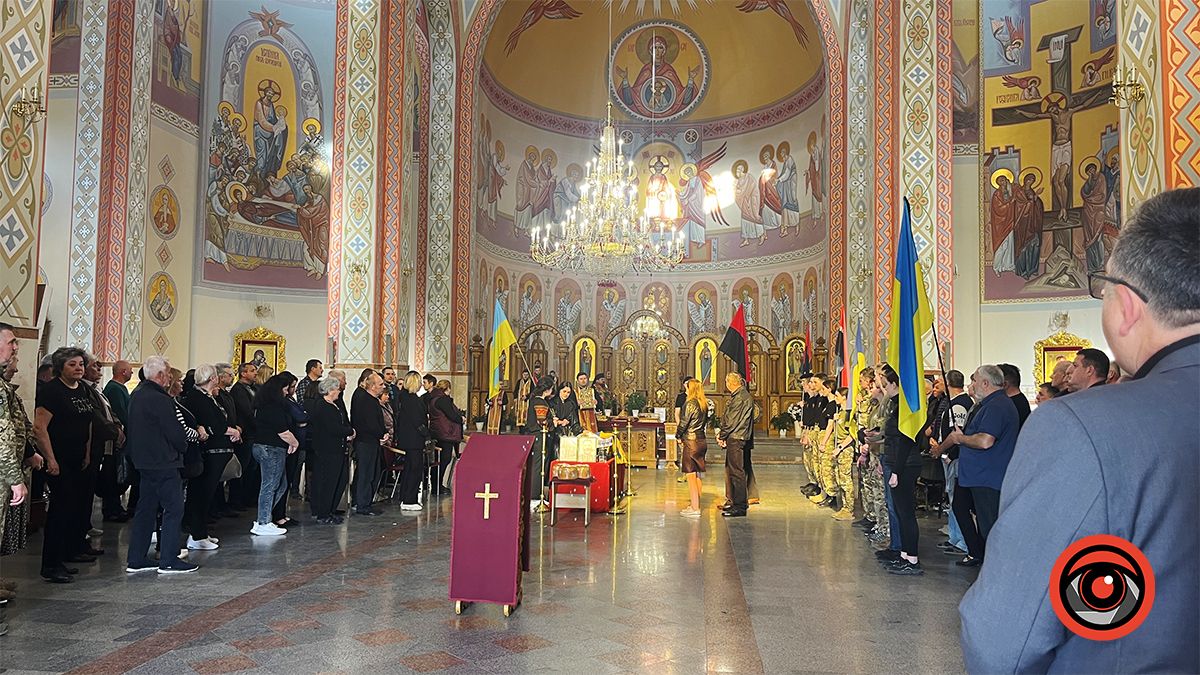Коломияни назавжди попрощалися з загиблим воїном Ігорем Ганущаком 5