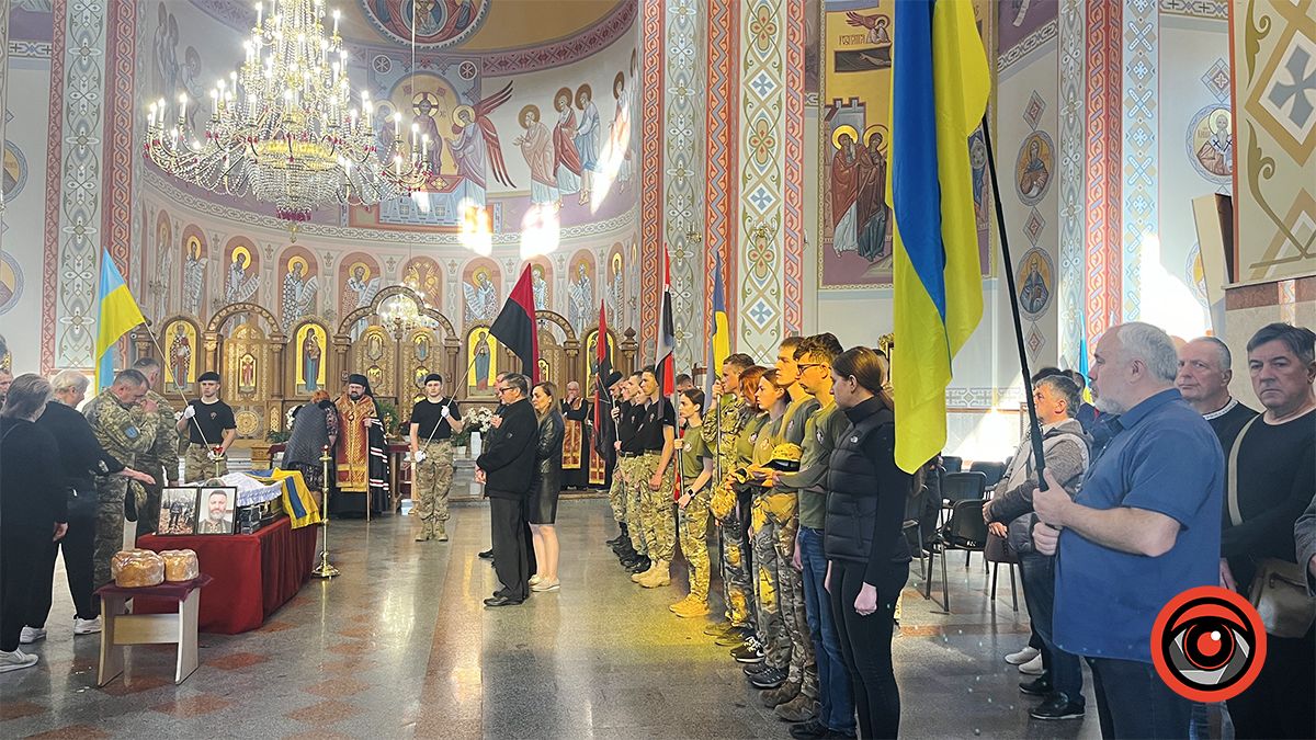 Коломияни назавжди попрощалися з загиблим воїном Ігорем Ганущаком 4